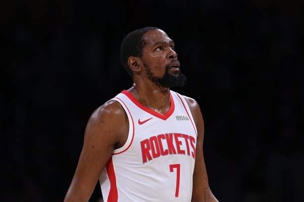 股票申请配资 杜兰特今天没出现在替补席！乌度卡：他接受治疗去了